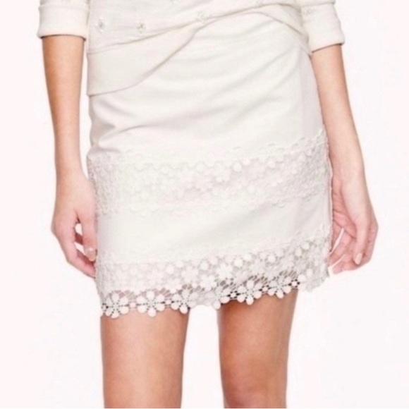 J. CREW White Tea Towel Fabric with White Cotton Floral Lace - Picture 3 of 10